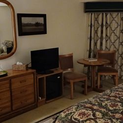 The Greenbrier Inn - Room, from another angle