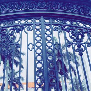 Flagler Museum - Entrance - Museums Near Me - Palm Beach, Florida