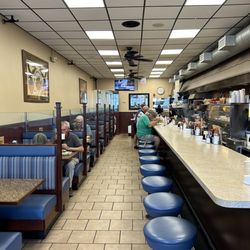 Colonial Restaurant - Inside