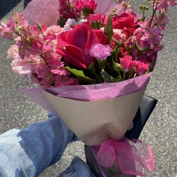 Commerce Flowers - Florists Near Me - City Of Commerce, California
