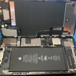 Gadget Geeks Electronics Repair - Inside of an iPhone 11