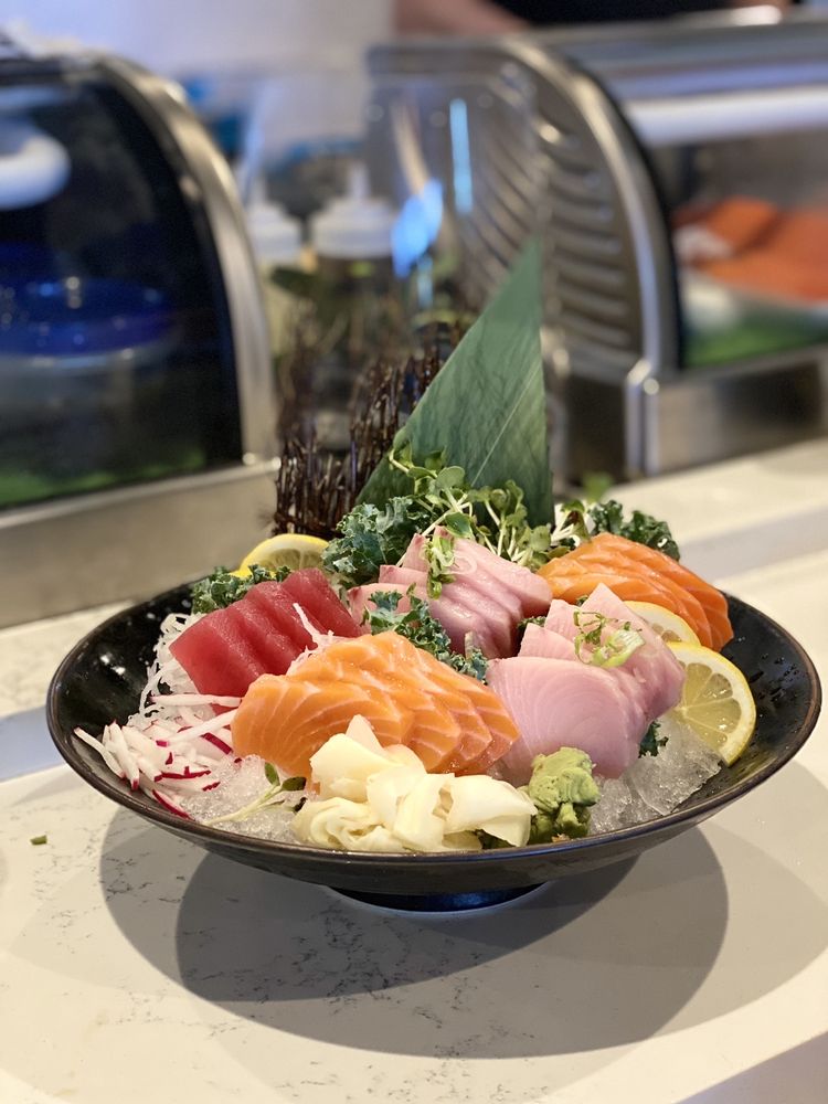 MAKS Asian Kitchen & Sushi