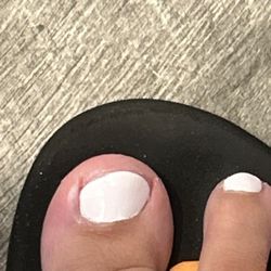 Beautique Nails & Spa - Pedicure, he cut my toenail so short on the side that it became infected.
