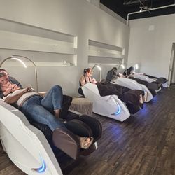 Olivor Lash Salon - Massaging chairs with cozy weighted blankets