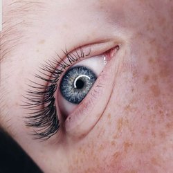 Hannah Hendricks at Twisted Locks - Natural, classic lash extension!