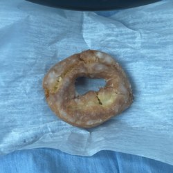 Bodi's Bake Shop - Old fashioned glazed donut