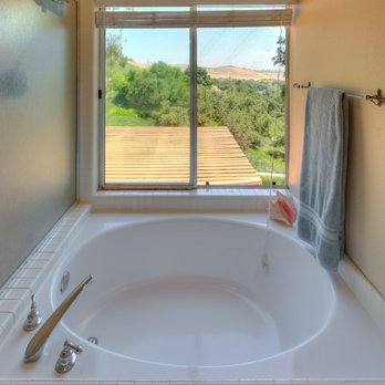ARC Construction & Remodeling - Primary Bathroom Before - General Contractors Near Me ARC Construction & Remodeling - Primary Bathroom Before - General Contractors Near Me