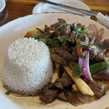 Lola's Peruvian Restaurant - Beef Saltado - Latin American Near Me - Glendale, California Lola's Peruvian Restaurant - Beef Saltado - Latin American Near Me - Glendale, California