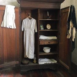 Historic Haile Homestead at Kanapaha Plantation - Bedroom Wardrobe