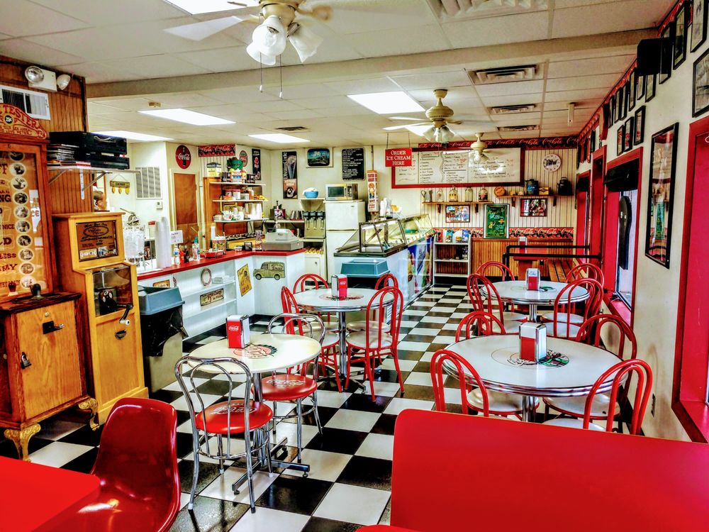MR B’S ICE CREAM PARLOR Updated October 2024 47 Photos & 78 Reviews