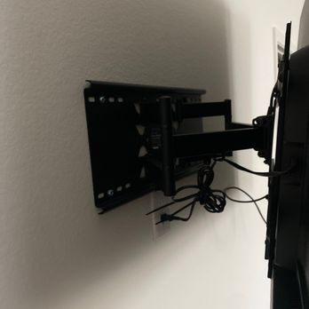 Que TV Mounting Services - TV Mounting Near Me