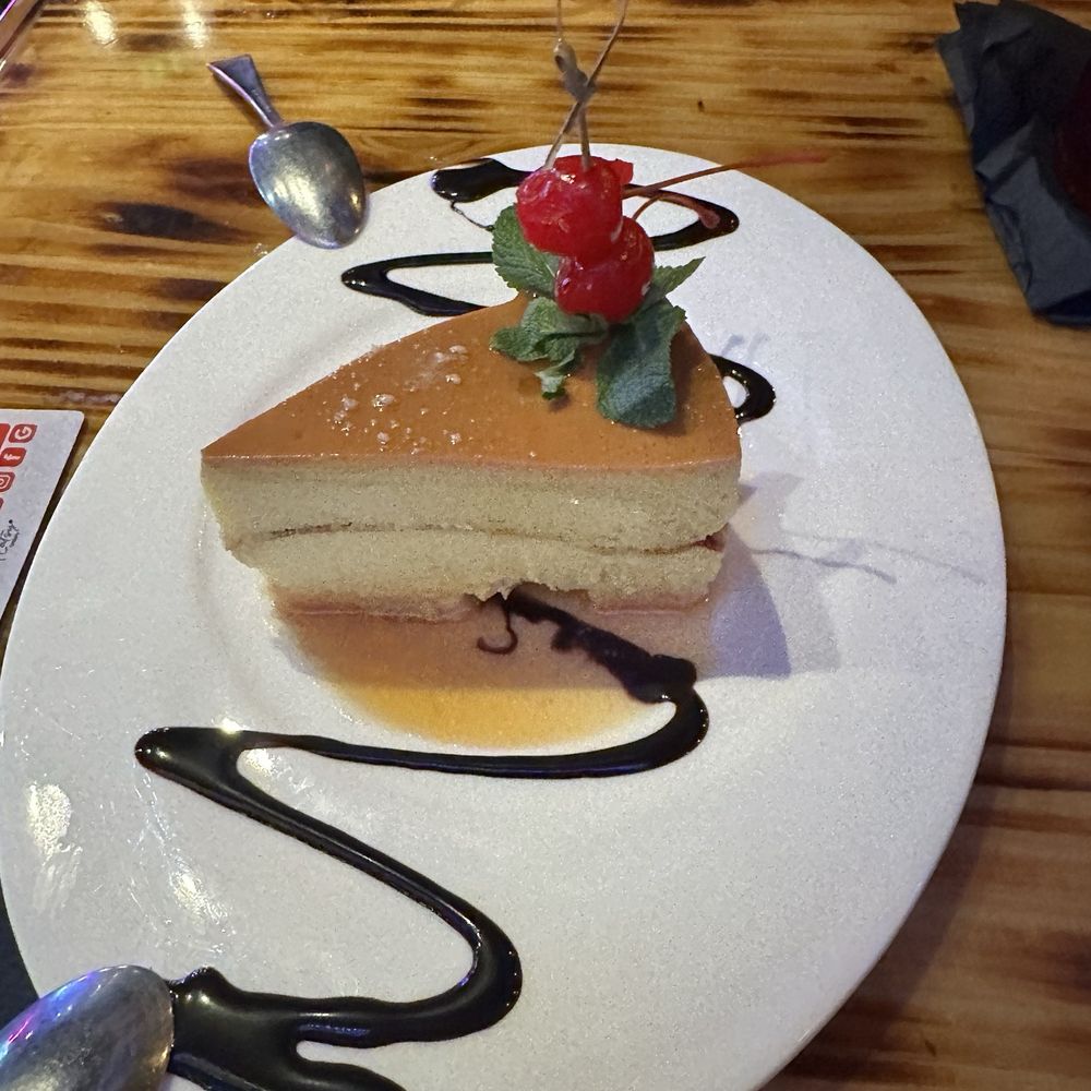 This is the flan cheesecake..... sooooo yum! This is the flan cheesecake..... sooooo yum!