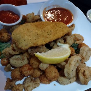 Popei's Clam Bar - fried sampler platter - Seafood Near Me - Bethpage, New York Popei's Clam Bar - fried sampler platter - Seafood Near Me - Bethpage, New York