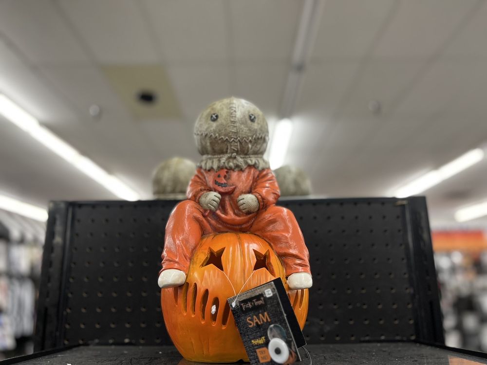 SPIRIT HALLOWEEN Updated September 2024 26 Photos 9040 Foothill