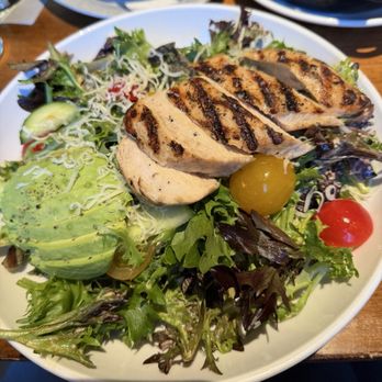 Local Yocal BBQ and Grill - Loyo salad with chicken and avocado - Cocktail Bars Near Me - McKinney, Texas
