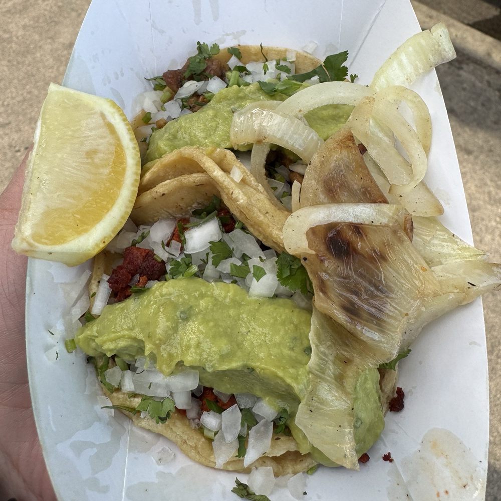 Andy’s Taco Truck - Tacos w guacamole (asada, chorizo) - Food Trucks Near Me - Westminster, California