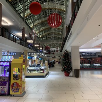 Lloyd Center - Quiet! - Shopping Centers Near Me - Portland, Oregon Lloyd Center - Quiet! - Shopping Centers Near Me - Portland, Oregon