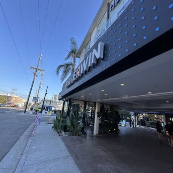 Kassi Venice Beach - Front of hotel Erwin (enter through here) - Bars Near Me - Venice, California Kassi Venice Beach - Front of hotel Erwin (enter through here) - Bars Near Me - Venice, California