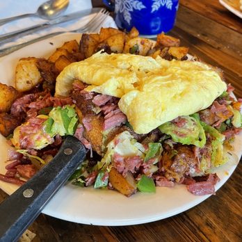 Toast - Corned Beef Hash & Eggs - Breakfast & Brunch Near Me - Bay Shore, New York Toast - Corned Beef Hash & Eggs - Breakfast & Brunch Near Me - Bay Shore, New York