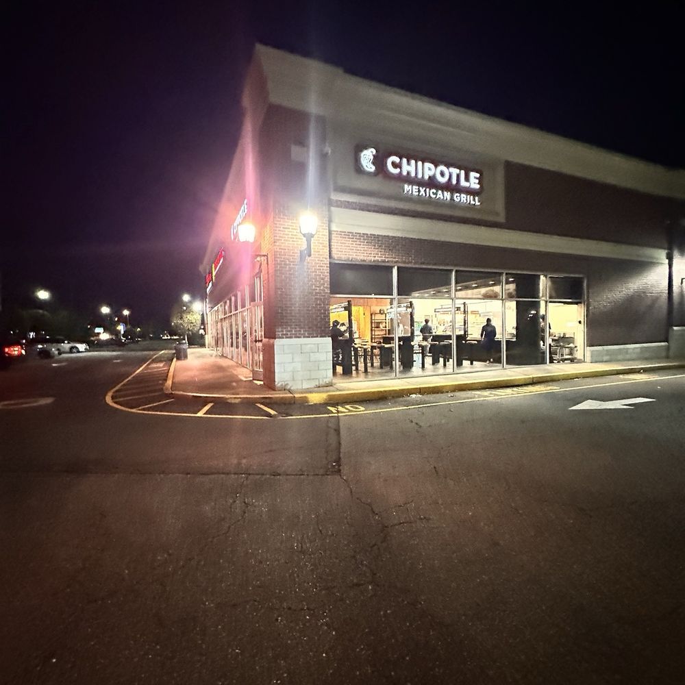 Chipotle Mexican Grill - Outside - Mexican Near Me - East Brunswick, New Jersey