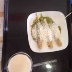Las Flautas - Flautas con salsa verde