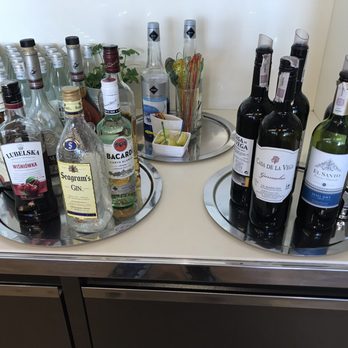 Bolero Executive Lounge - Good alcohol selection, including Polish favorites. - Airport Lounges Near Me - Warszawa, PM