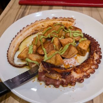 Pintxo Pincho Tapas Bar - Pulpo a la Parrilla - Spanish Near Me - Woburn, Massachusetts