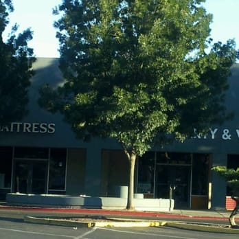 Davis Manor Center - Shopping Centers Near Me - Davis, California