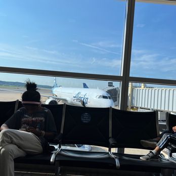 Alaska Airlines - Airport views - Airlines Near Me - Arlington, Virginia Alaska Airlines - Airport views - Airlines Near Me - Arlington, Virginia