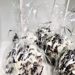 The Ultimate Bakery - Oreo crunch candy apples ‍