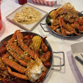 Mama's Crawfish N Wings - Seafood Near Me - Suwanee, Georgia