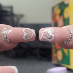 Kingman 1 Nails - Two different nail sizes for the same finger, but  different hand and hearts are different.