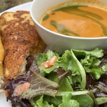 Traxx Restaurant - Grilled cheese & tomato soup - New American Near Me - Los Angeles, California Traxx Restaurant - Grilled cheese & tomato soup - New American Near Me - Los Angeles, California