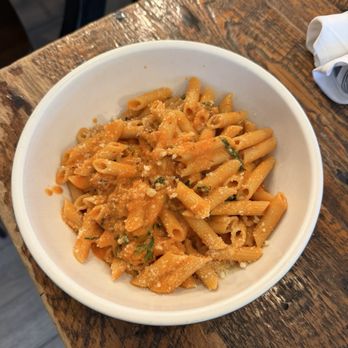 North Italia - Spicy Rigatoni Vodka Pasta - Italian Near Me - Scottsdale, Arizona