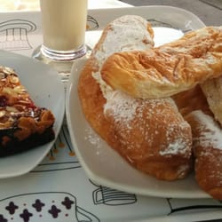 Audrey - Fartons y tarta de chocolate y frutos rojos