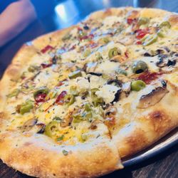 Bluebird Pizzeria - 12" Kellie Grrrl