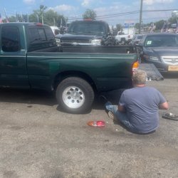 Discount Auto - Kenny fixing my tail light