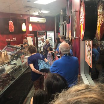 Cold Stone Creamery - Friday night wait - Ice Cream & Frozen Yogurt Near Me - Phoenix, Arizona