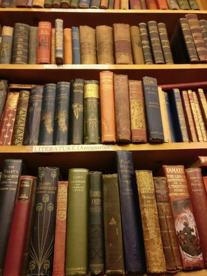 Armchair Books by null