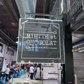 Miette et Chocolat - Awning - Chocolatiers & Shops Near Me - Aurora, Colorado