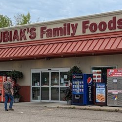 Kubiak's Family Foods - front of store