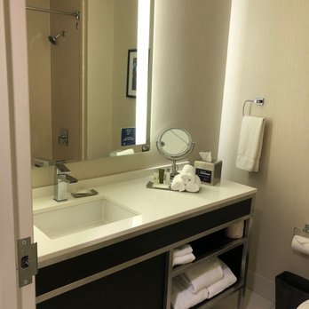 DoubleTree by Hilton Hotel Boston - Downtown - Bathroom - Hotels Near Me - Boston, Massachusetts DoubleTree by Hilton Hotel Boston - Downtown - Bathroom - Hotels Near Me - Boston, Massachusetts