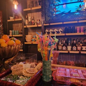 The Red Lei Lounge - Tiki Bars Near Me - Jacksonville, Florida