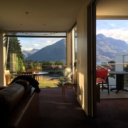 Scenic Suites - Another shot of our view to show you the expanse of the windows. - Hotels Near Me - Queenstown, OTA