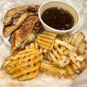 Renaldo's Culinary Experience - Oxtail Grilled Cheese - American Near Me - Charlotte, North Carolina Renaldo's Culinary Experience - Oxtail Grilled Cheese - American Near Me - Charlotte, North Carolina