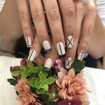Dayus Nail Spa - Nails by Emma - Nail Salons Near Me - Redondo Beach, California