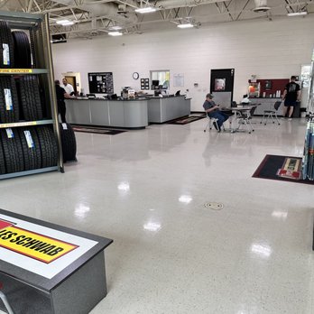 Les Schwab Tire Center - Tires Near Me - Ripon, California