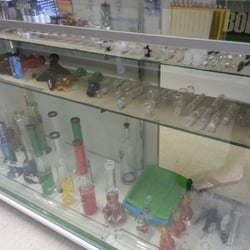 Pakas Smoke Shop