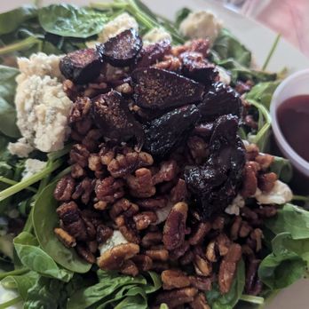Mamma Maria's - Spinach and fig salad - Chicken Wings Near Me - Stamford, New York