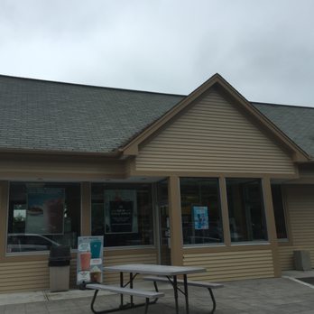 Dunkin' - Alton Dunkin Donuts -- 50 Main Street / Route 28A & Route 11, Alton          Entrance - Donuts Near Me - Alton, New Hampshire